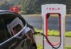 Ile ładuje się Tesla z gniazdka? Ile ładuje się Tesla z gniazdka?